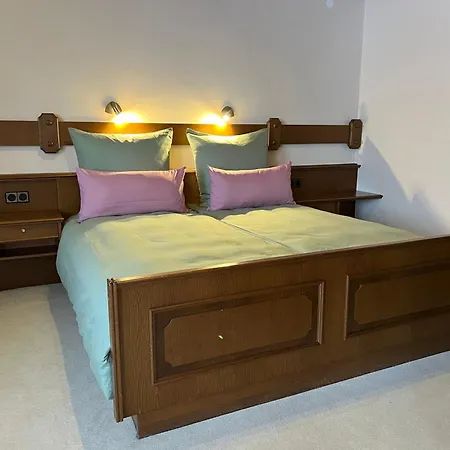 Mountain View Sauerland 住宿加早餐酒店