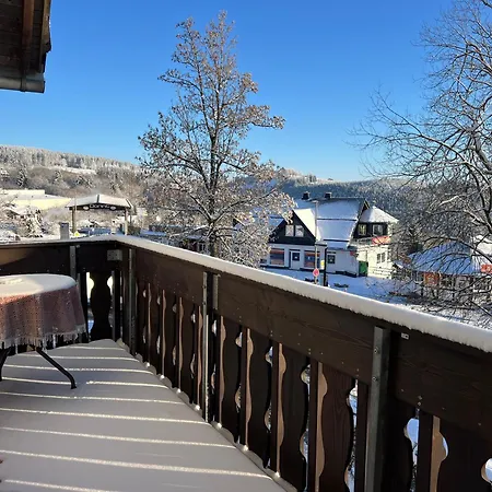 Mountain View Sauerland 住宿加早餐酒店 3*